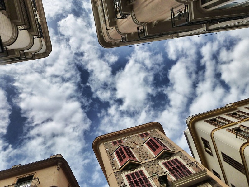 Blick in den Himmel - Palma de Mallorca, Spanien