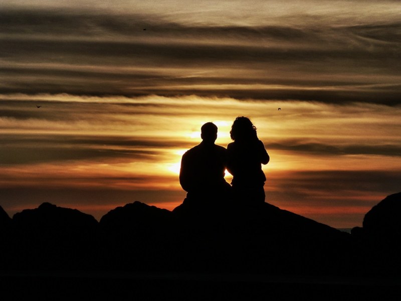 Liebespaar im Sonnenuntergang